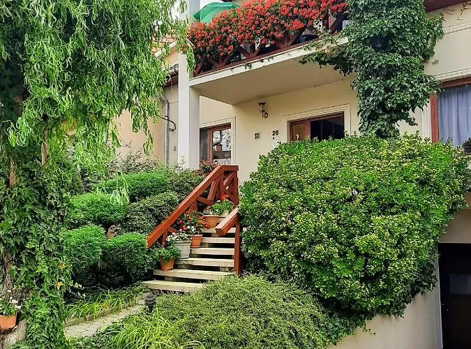Siesta Vendeghaz Έγκερ